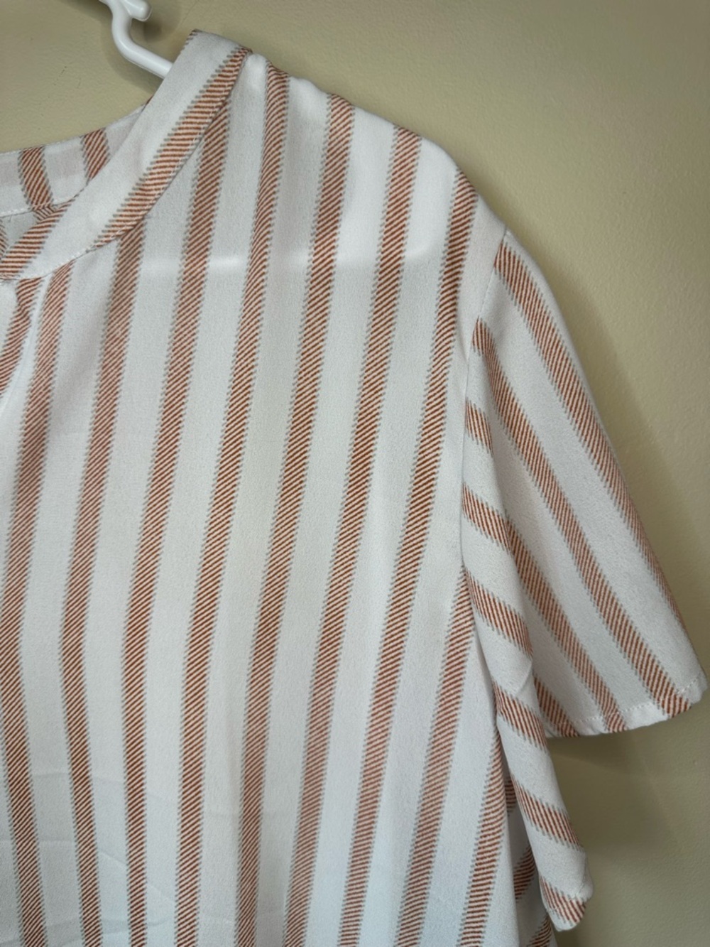 Maurices 2X Orange White Striped V Neck Blouse ⭐ 5 FOR $25 ⭐ - Picture 3 of 5